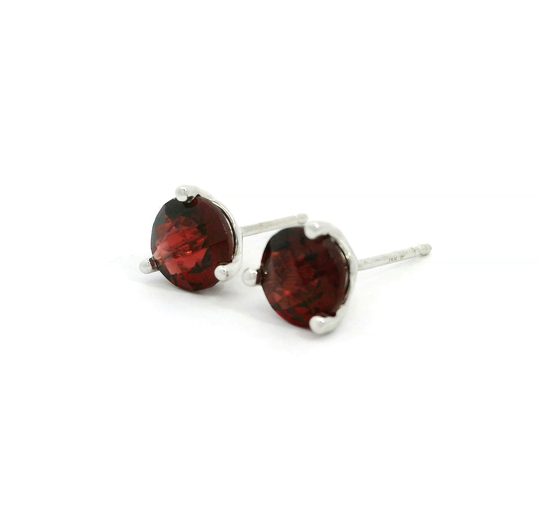 14k White Gold Checkerboard Garnet Stud Earrings