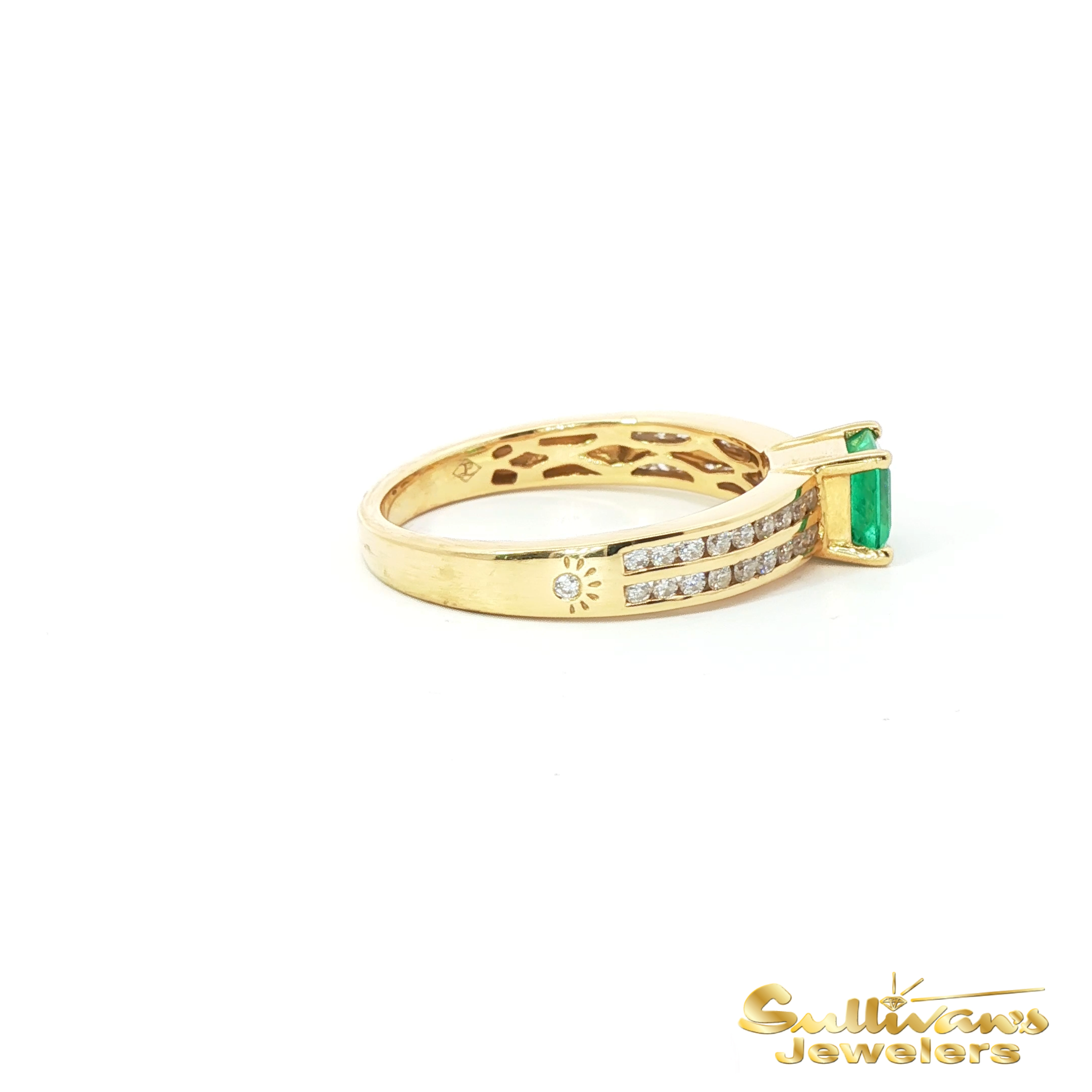 18K Yellow Gold Emerald Diamond Ring