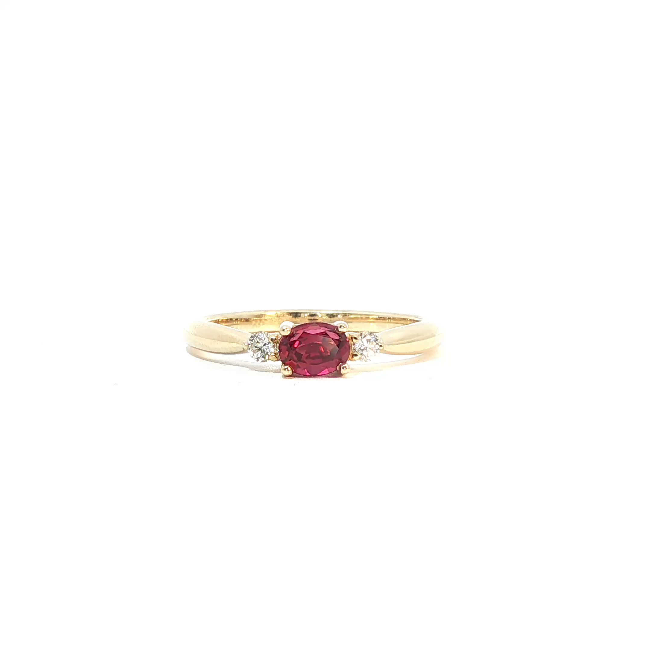 Yellow Gold Multistone Ring with Oval Ruby Cabochon