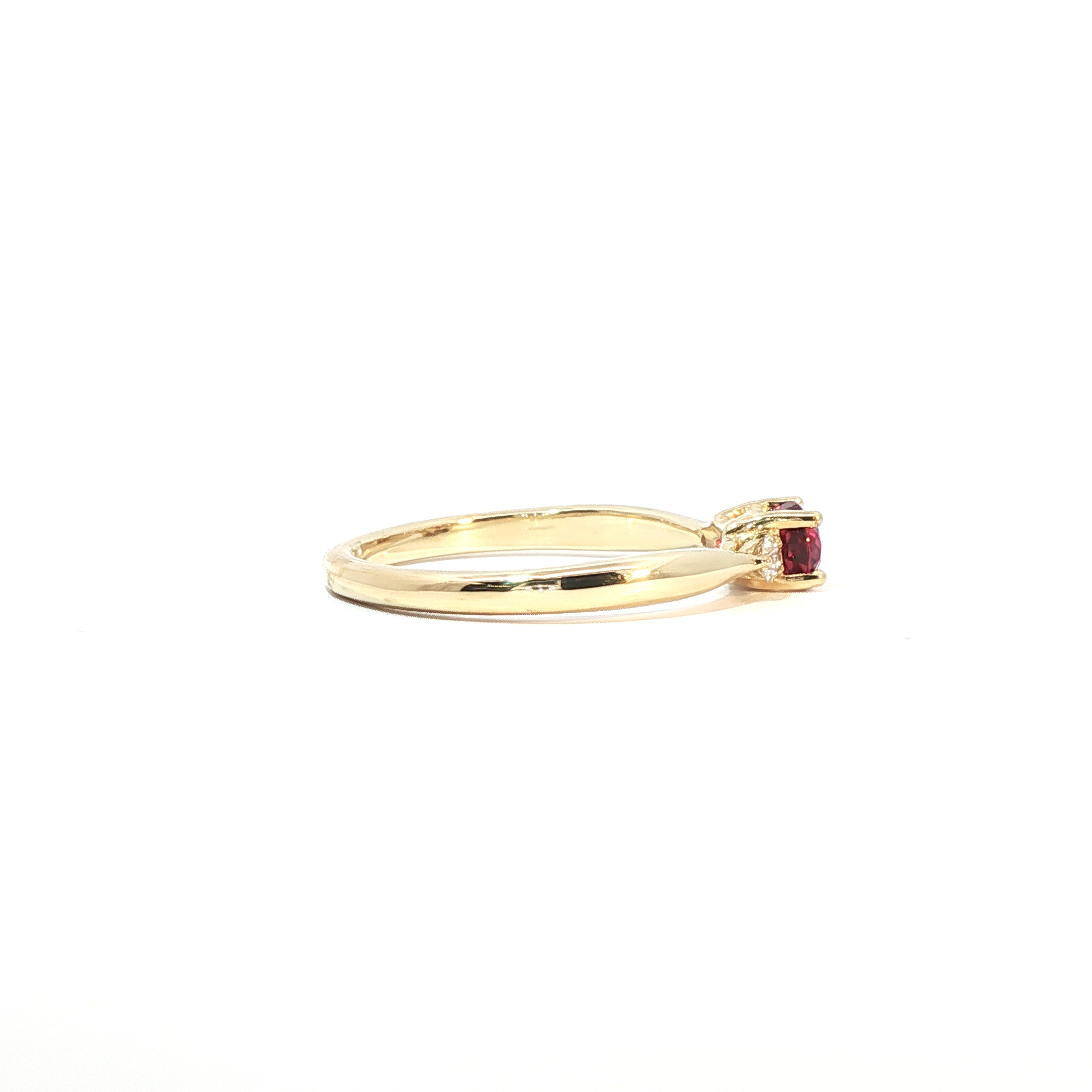 Yellow Gold Multistone Ring with Oval Ruby Cabochon