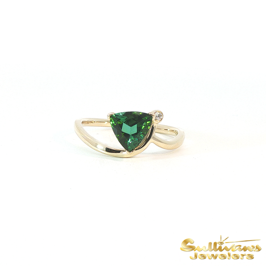 14K Yellow Gold Triangle Green Toumaline Ring