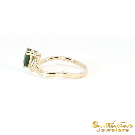 14K Yellow Gold Triangle Green Toumaline Ring